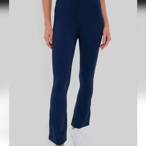 Tuckernuck Highrise Compression Millie Yoga Pants Size Medium Navy Blue